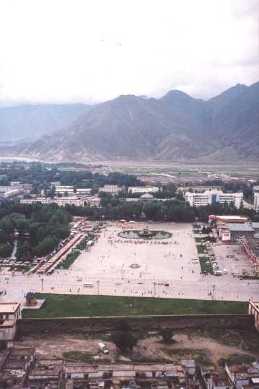 place_front_of_potala.jpg